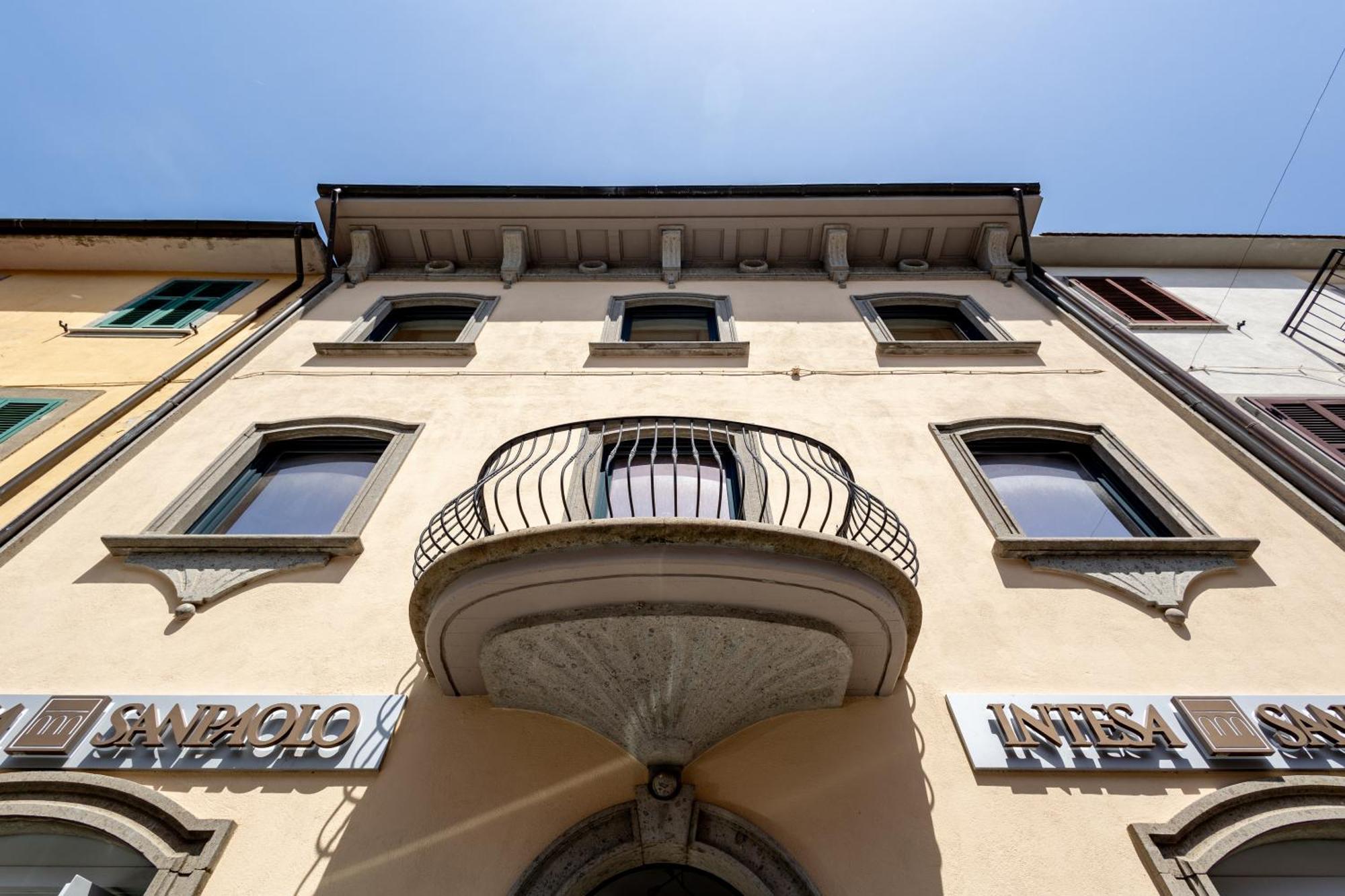 Casa Vacanze Maddalena - Palazzetto Sul Lago - Diamante Rosa Marta Exterior foto